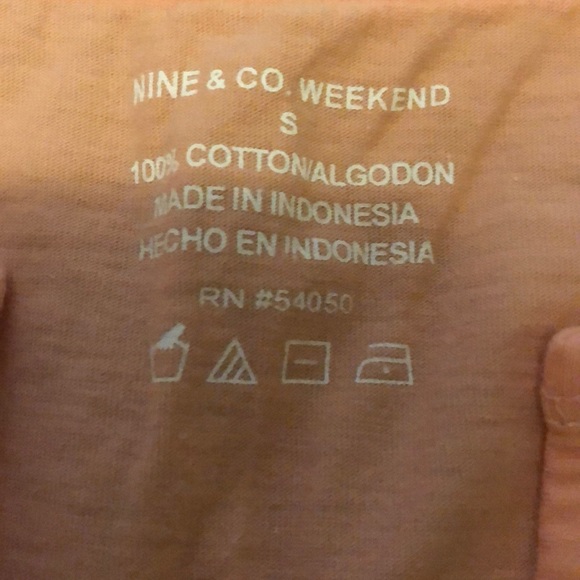 Patterned peace top, never worn. - Picture 3 of 3